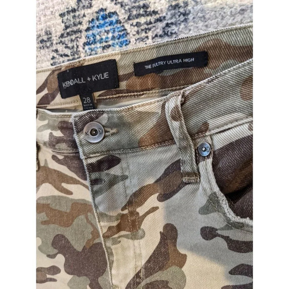 kendall and kylie ultra high camouflage jeans size 28 - Picture 4 of 6